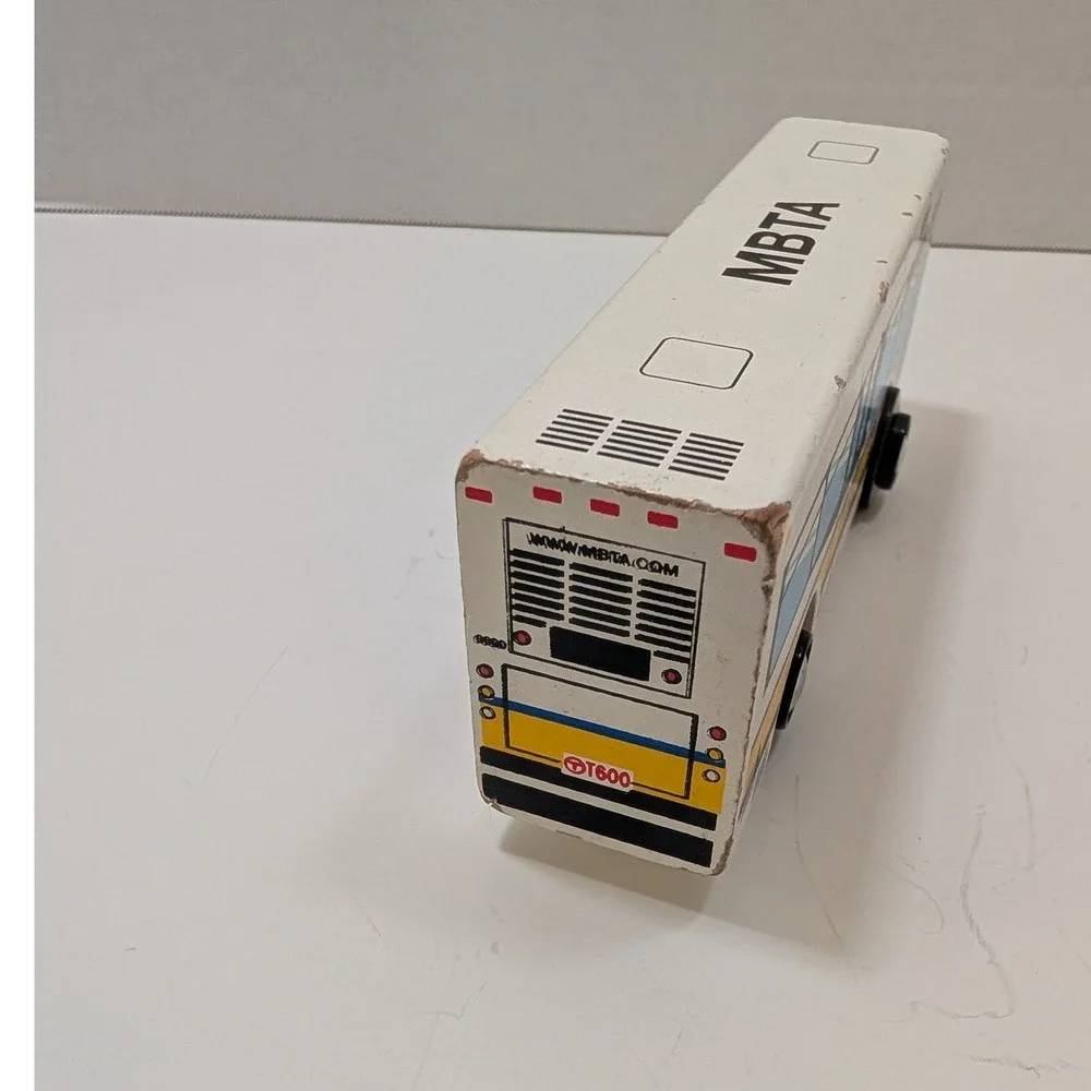 MBTA Boston Wooden Bus Toy White Blue Yellow Massachusetts Transit Maxim Ent‎
